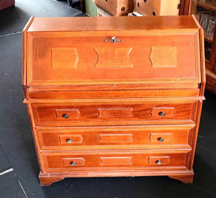 Secretaire/kastje met schrijftafel gratis., Huis en Inrichting, Bureaus, Gebruikt, Bureau, Ophalen