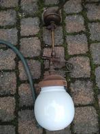 Oude koperen gaslamp, witte melkglazen bol, Antiek en Kunst, Ophalen