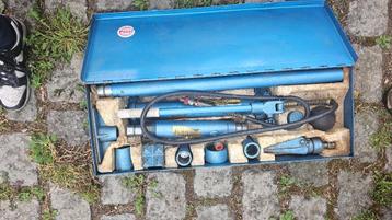 Hydraulische pers10 ton beschikbaar voor biedingen