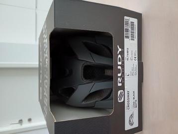 MTB helm, nooit gedragen. beschikbaar voor biedingen