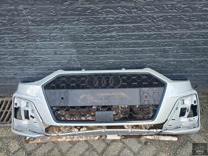 Audi A1 82A S-Line 2019+ Voorbumper Bumper 4xPDC Origineel!, Auto-onderdelen, Carrosserie, Bumper, Audi, Gebruikt