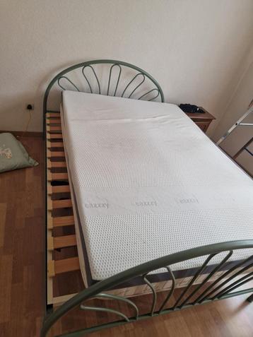 Bed beschikbaar voor biedingen