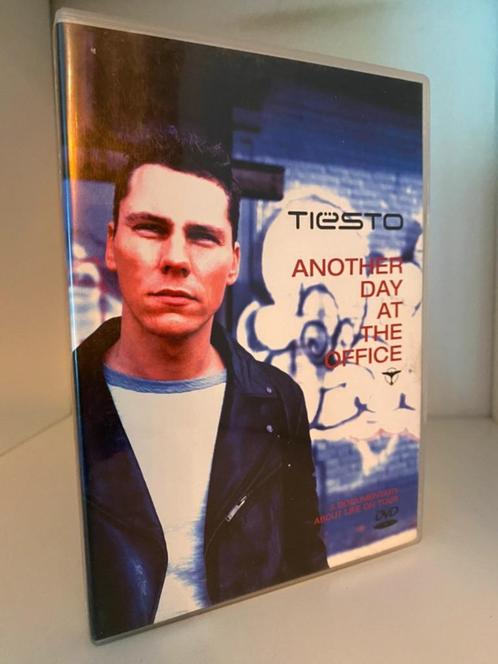 Tiësto – Another Day At The Office - Netherlands 2003, CD & DVD, DVD | Musique & Concerts, Utilisé, Musique et Concerts, Enlèvement ou Envoi