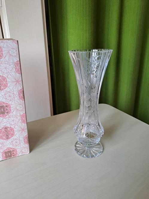 Vaasje in Boheems kristal, Huis en Inrichting, Woonaccessoires | Vazen, Nieuw, Overige kleuren, Minder dan 50 cm, Overige materialen