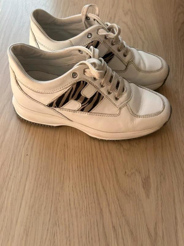 Baskets Hogan  blanches Interactives enfant, Enfants & Bébés, Vêtements enfant | Chaussures & Chaussettes, Utilisé, Chaussures