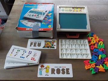 vintage 176 Fisher-Price Toys School Days Desk uit 1972 beschikbaar voor biedingen