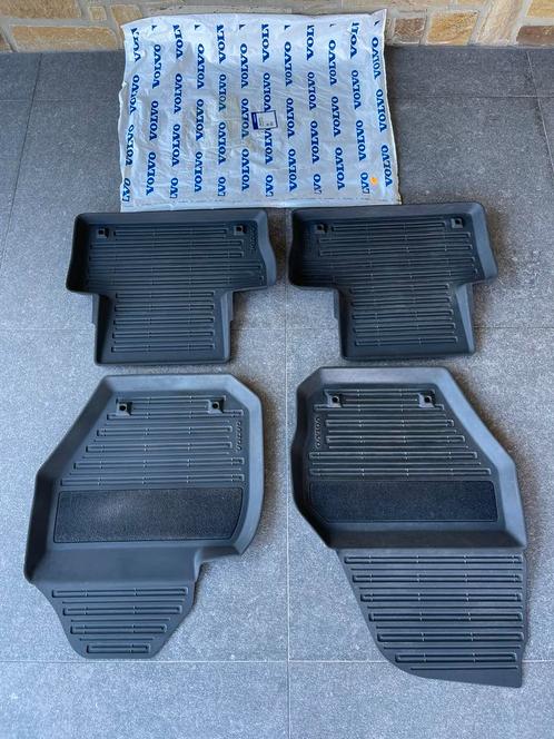 Set de Tapis de sol en caoutchouc noir VOLVO XC60, Auto diversen, Automatten, Zo goed als nieuw, Ophalen
