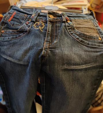 X-Clusive jeans als nieuw beschikbaar voor biedingen