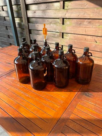 Vintage amber apotheek ,wijnflessen 4 liter met dop beschikbaar voor biedingen