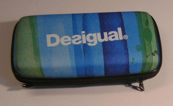 Desigual Gadget - stereo luidspreker in tasje, Verzamelen, Retro, Ophalen of Verzenden
