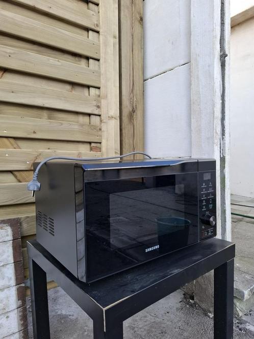 Samsung Smart Oven, Elektronische apparatuur, Microgolfovens, Zo goed als nieuw, Combi-microgolfoven, Oven, Draaiplateau, Ophalen