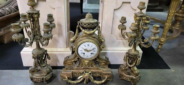 Bronzen schouwgarnituur Louis XVI stijl 19e eeuw, Antiek en Kunst, Antiek | Klokken, Ophalen