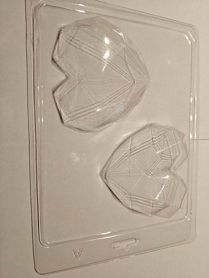 Nieuwe chocoladevorm – hart / diamant design 

Te koop, Hobby en Vrije tijd, Taarten en Cupcakes maken, Bakvorm, Ophalen of Verzenden