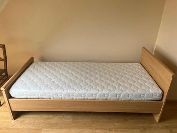 Eenpersoonsbed incl. matras (weinig gebruikt) beschikbaar voor biedingen