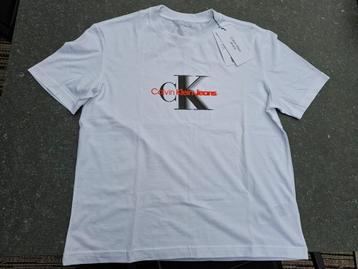 Tshirt calvin klein, small beschikbaar voor biedingen