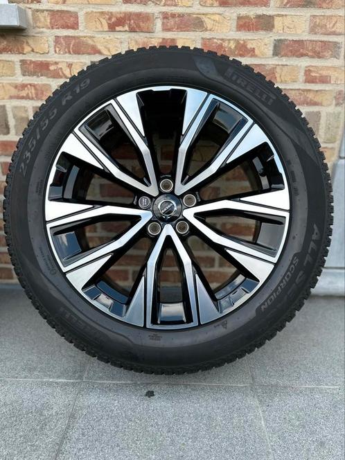 Complete set voor Volvo XC60 tweede generatie, Auto-onderdelen, Banden en Velgen, Banden en Velgen, All Season, 235 mm, Personenwagen