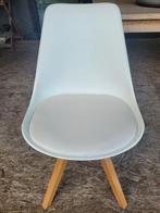 6 witte Scandinavische stoelen, Ophalen of Verzenden, Zo goed als nieuw