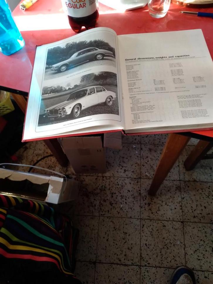 Engelstalige vraagbaak jaguar  xj6, Auto diversen, Handleidingen en Instructieboekjes, Ophalen of Verzenden