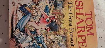Boek humor Engels  The great pursuit van T. Sharpe beschikbaar voor biedingen