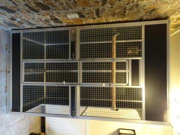 nieuwe luxe kooi voor 2 ara's of andere kromsnavels  beschikbaar voor biedingen