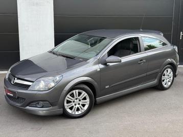 Opel Astra GTC OPC 1.6 Benzine | Veel Opties | 12MGarantie, Voorwielaandrijving, Zwart, Leder en Stof, Bedrijf