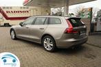 Volvo V60 B3 MOMENTUM PRO Navi/Carplay/Lane Keep/..., 0 kg, Argent ou Gris, Euro 6, 0 kg