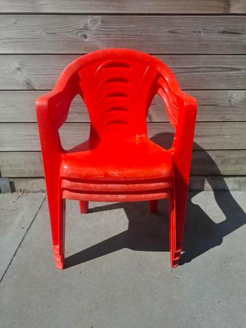 3 kindertuinstoelen. beschikbaar voor biedingen