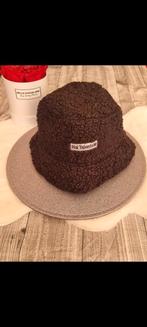 Bonnet pour femme 10e, Vêtements | Femmes, Enlèvement