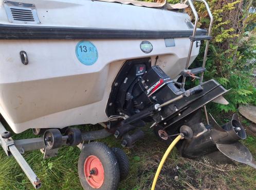 boot inclusief trailer - Motor 135 pk, Watersport en Boten, Speedboten, Gebruikt, 3 tot 6 meter, Benzine, 120 tot 200 pk, Polyester