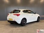 Alfa Romeo Giulietta 1.4 T Distinctive | Leder | Climate | C, Auto's, Alfa Romeo, Zwart, Wit, Bedrijf, Start-stop-systeem