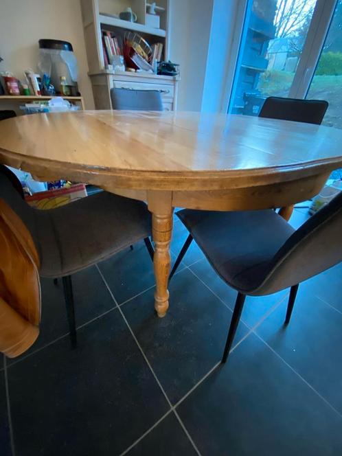 Table en pin vernie, Huis en Inrichting, Tafels | Eettafels, Gebruikt, Grenenhout, Ophalen