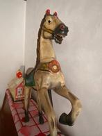 Houten paardje, Ophalen