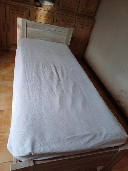 Enkel bed 200x90, Huis en Inrichting, Slaapkamer | Bedden, Gebruikt, Grijs, Ophalen