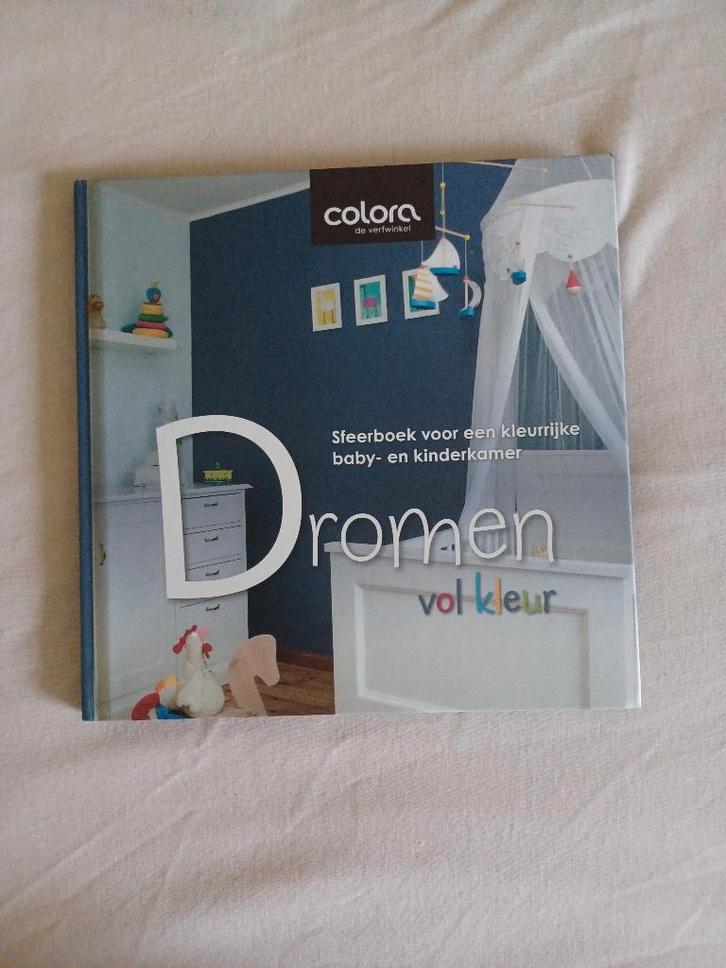 boek colora: dromen vol kleur, Boeken, Wonen en Tuinieren, Zo goed als nieuw, Interieur en Design, Ophalen