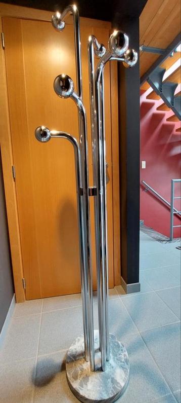 Mooie kapstok in Sputnik-stijl uit de jaren 70 gratis verzen beschikbaar voor biedingen