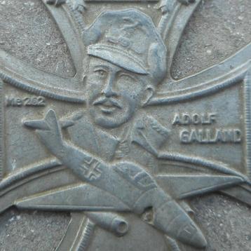 ALLEMAGNE  - MEDAILLE SOUVENIR PILOTE A. GALLAND WW2 beschikbaar voor biedingen