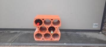 Wijnrek/ Wijnhouder in terracotta voor 8 flessen beschikbaar voor biedingen