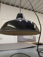 Industriele emaille fabrieks hanglamp, Huis en Inrichting, Lampen | Hanglampen, Ophalen