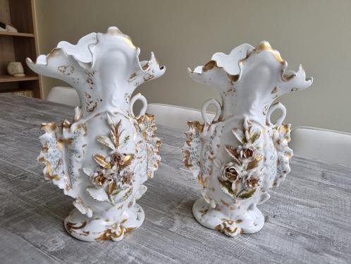 Anciens vases français en porcelaine dorée, Antiquités & Art, Antiquités | Vases, Enlèvement