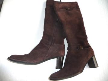 Bottes hautes pour femmes (taille 40) disponible aux enchères