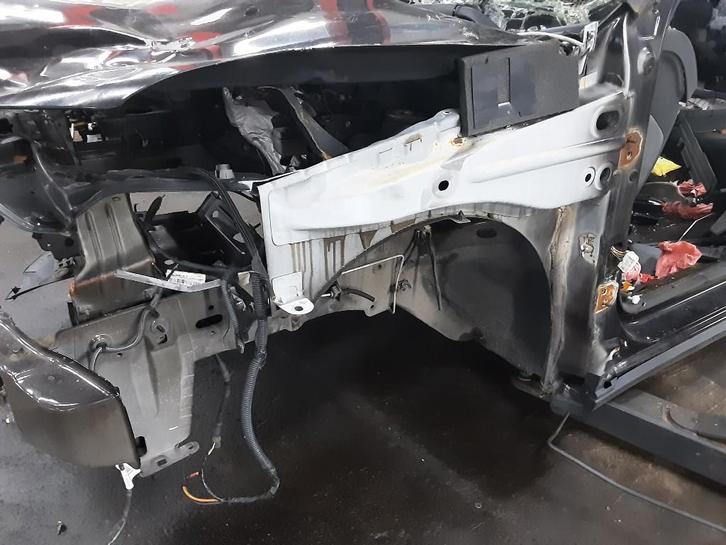 BINNENSPATSCHERM LINKS VOOR Dacia, Auto-onderdelen, Carrosserie, Spatbord, Dacia, Voor, Links, Gebruikt