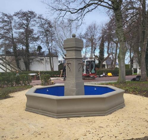Mega grote Franse dorpsfontein, Tuin en Terras, Waterpartijen en Fonteinen, Nieuw, Fontein, Beton, Ophalen of Verzenden