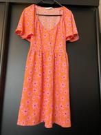 oranje jurk met bloemenprint, Kleding | Dames, Jurken, Maat 42/44 (L), Oranje, Zo goed als nieuw, Knielengte
