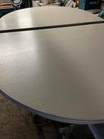 Table ovale en chêne pouvant accueillir jusqu'à 12 personnes, Comme neuf, Enlèvement ou Envoi