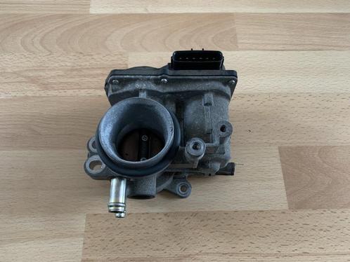 gasklephuis toyota yaris II 1.3 2203023010 2005 tot 2014, Auto-onderdelen, Brandstofsystemen, Toyota, Gebruikt, Ophalen of Verzenden