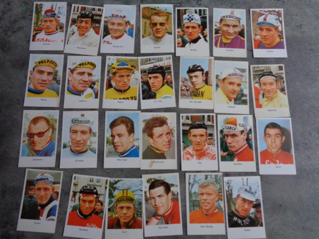 MONTY GUM PRENTEN  PLAATJES  WIELRENNERS   REEKS TRIUMVIRAAT, Hobby en Vrije tijd, Stickers en Plaatjes, Ophalen of Verzenden