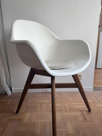 5 stoelen  beschikbaar voor biedingen