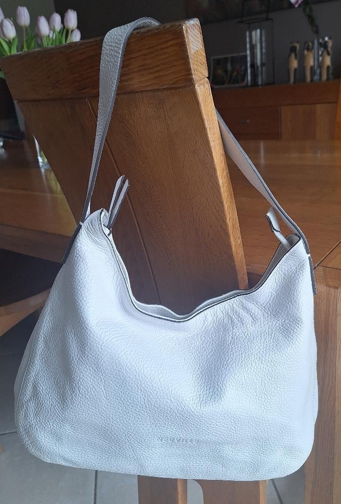 sac Neuville Brussels cuir blanc - épaule - taille moyenne, Handtassen en Accessoires, Tassen | Damestassen, Zo goed als nieuw