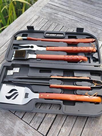 Barbecue Gereedschap van Hout  beschikbaar voor biedingen