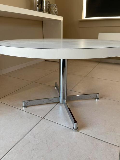 Vintage witte ronde salontafel, Huis en Inrichting, Tafels | Salontafels, Rond, Ophalen